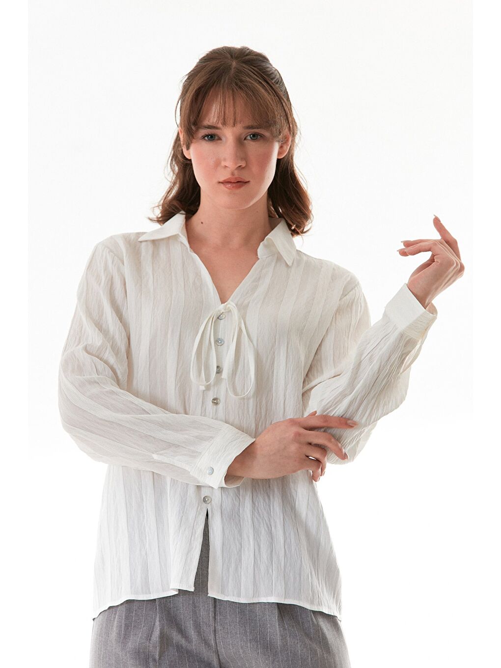 Ekru Önü Bağlamalı Düğmeli Salaş Gömlek