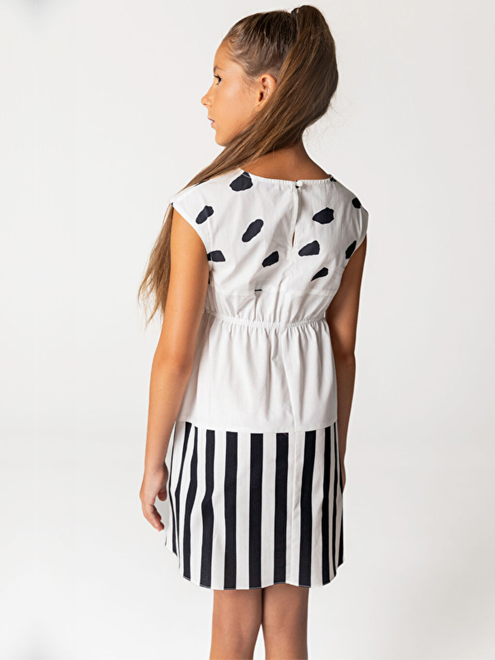 Beyaz Papağan Desenli Pamuklu Kız Çocuk Elbise-1