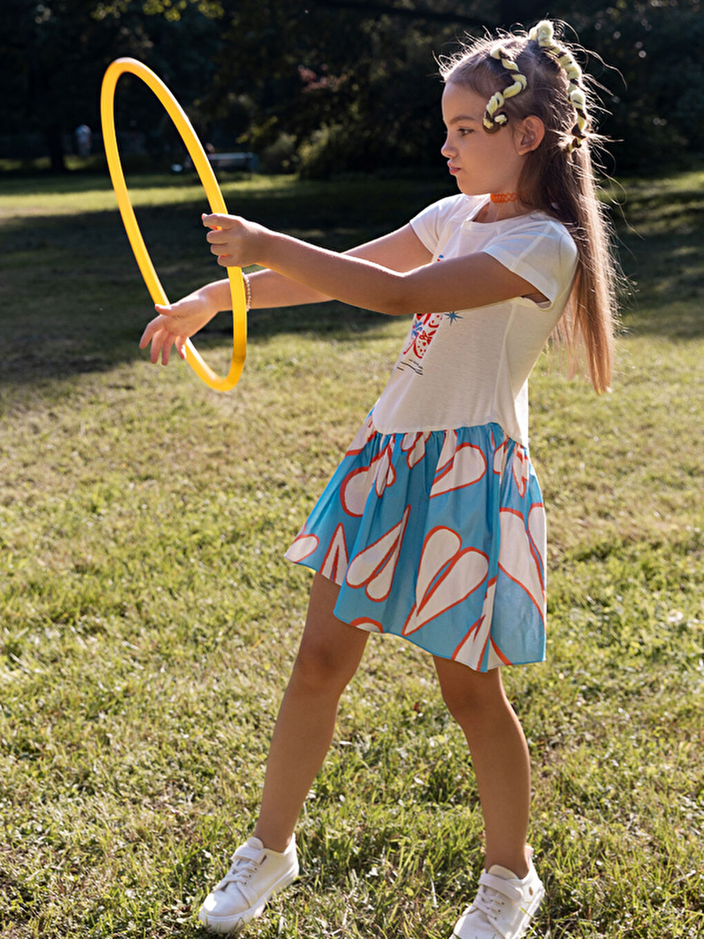 Beyaz Etekli Çilek Ve Kalp Desenli Kız Çocuk Elbise-3