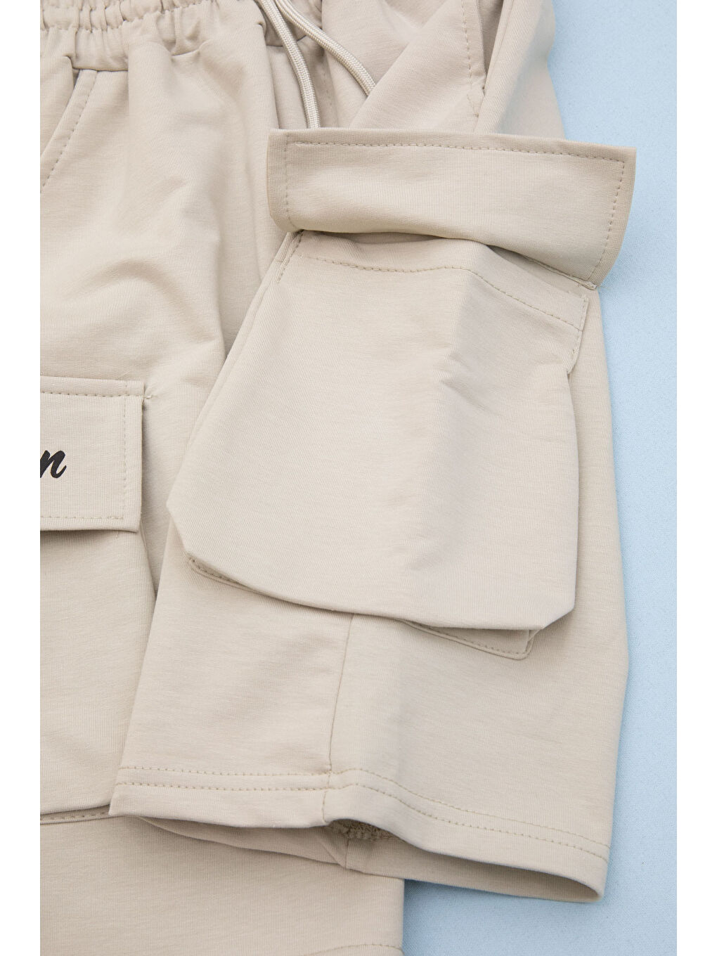Ekru Krem Cebi Yazı Baskılı Beli Lastikli Erkek Çocuk Şort 21164-1