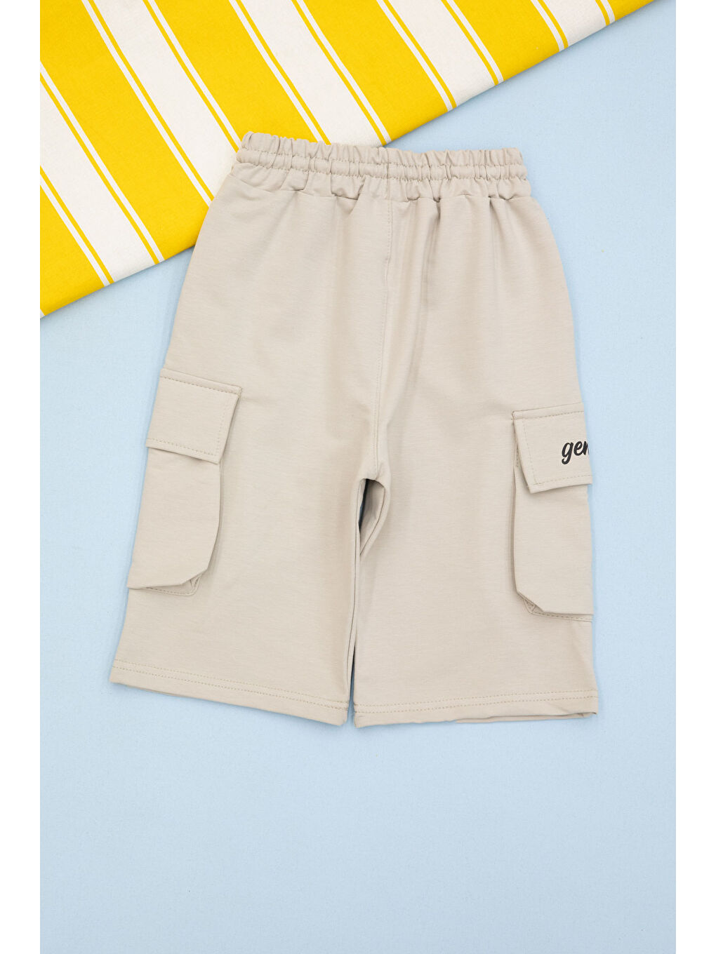 Ekru Krem Cebi Yazı Baskılı Beli Lastikli Erkek Çocuk Şort 21164-2