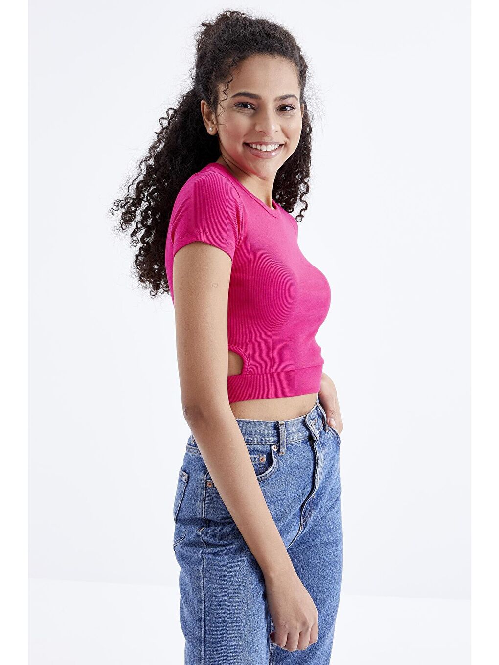 TOMMYLIFE Fuşya Basic Yanı Pencereli O Yaka Kadın Crop Top T-Shirt - 97207