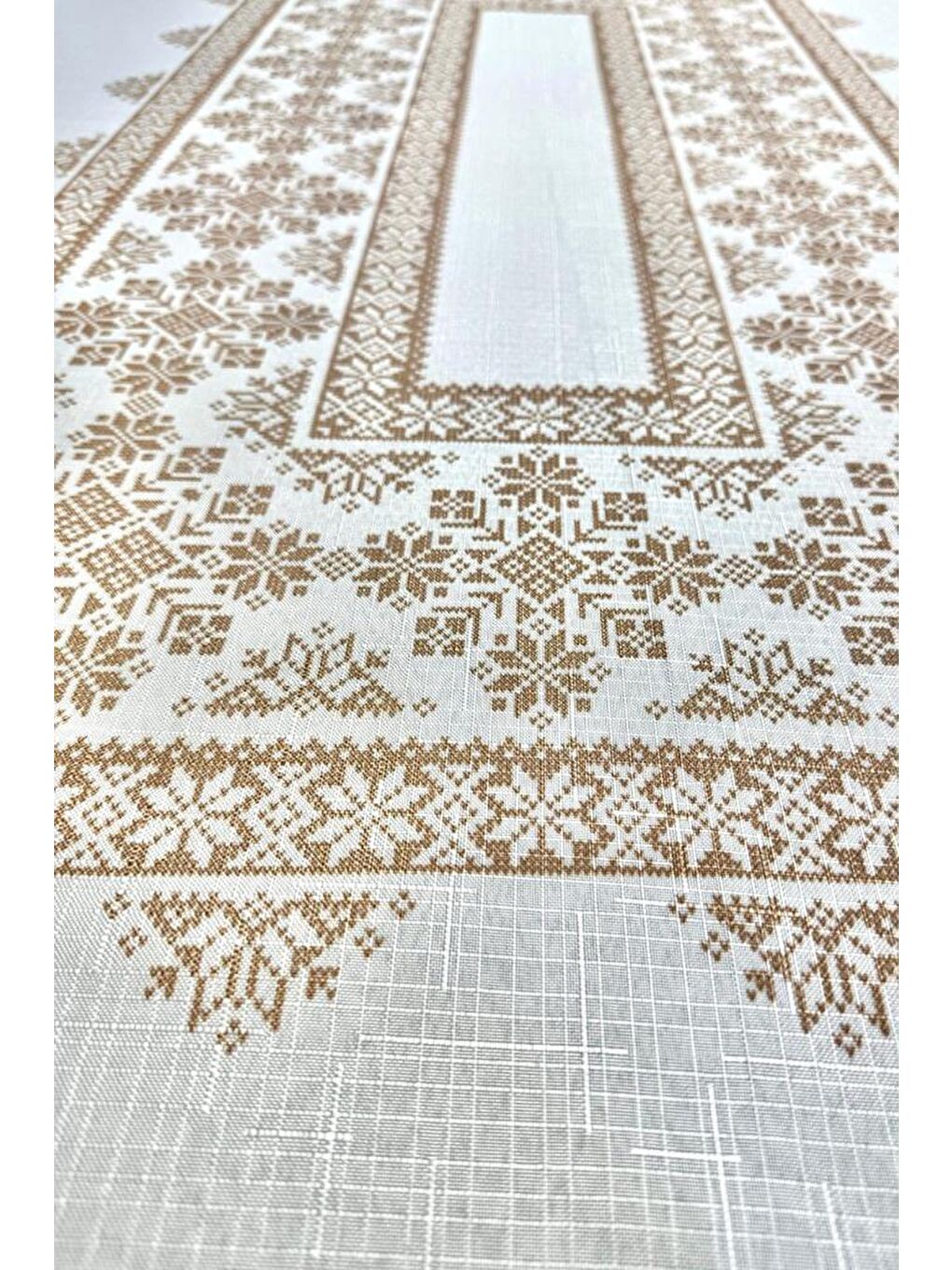 Kahverengi Nazen Dertsiz Masa Örtüsü 150x150 cm Kahve-1