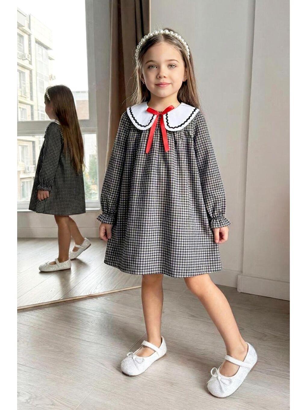 Siyah Kız Çocuk Pamuklu Bebe Yaka Uzun Kollu Fiyonk Detaylı Kareli Elbise