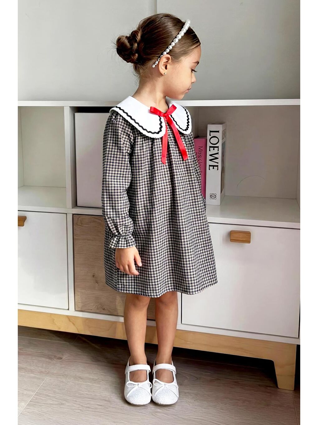 Siyah Kız Çocuk Pamuklu Bebe Yaka Uzun Kollu Fiyonk Detaylı Kareli Elbise-1