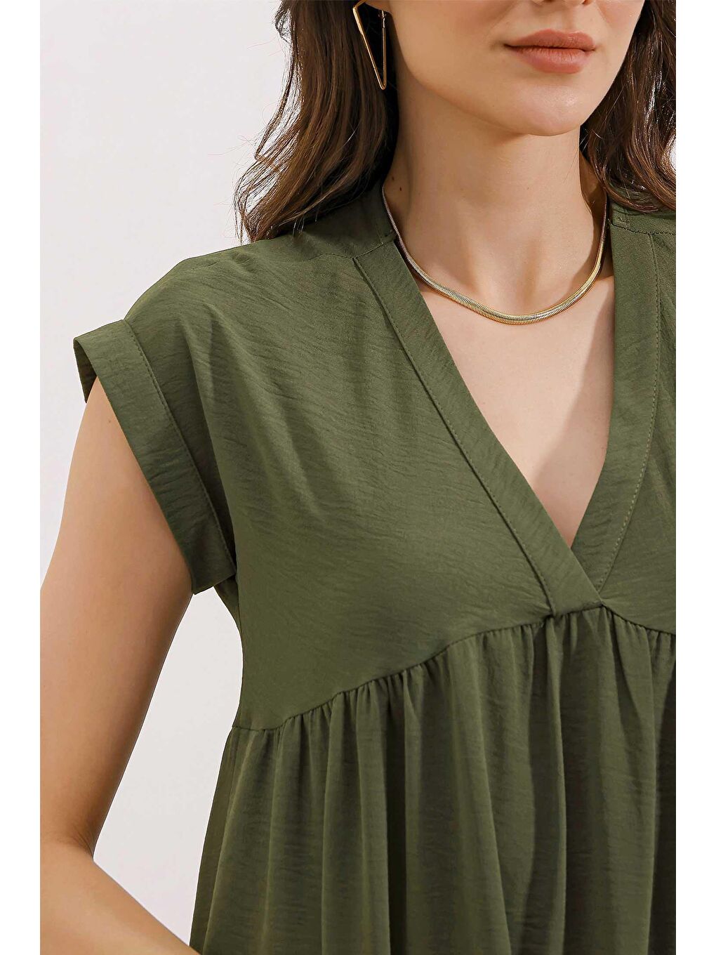 2398 V Yaka Volanlı Elbise - Haki-2