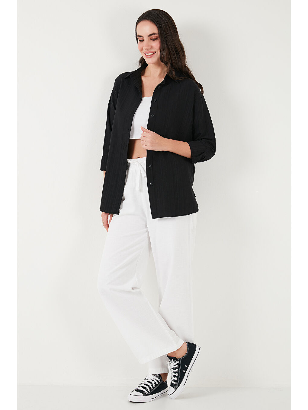 Siyah Regular Fit Uzun Kollu Dokulu Kadın Gömlek 6772799-2