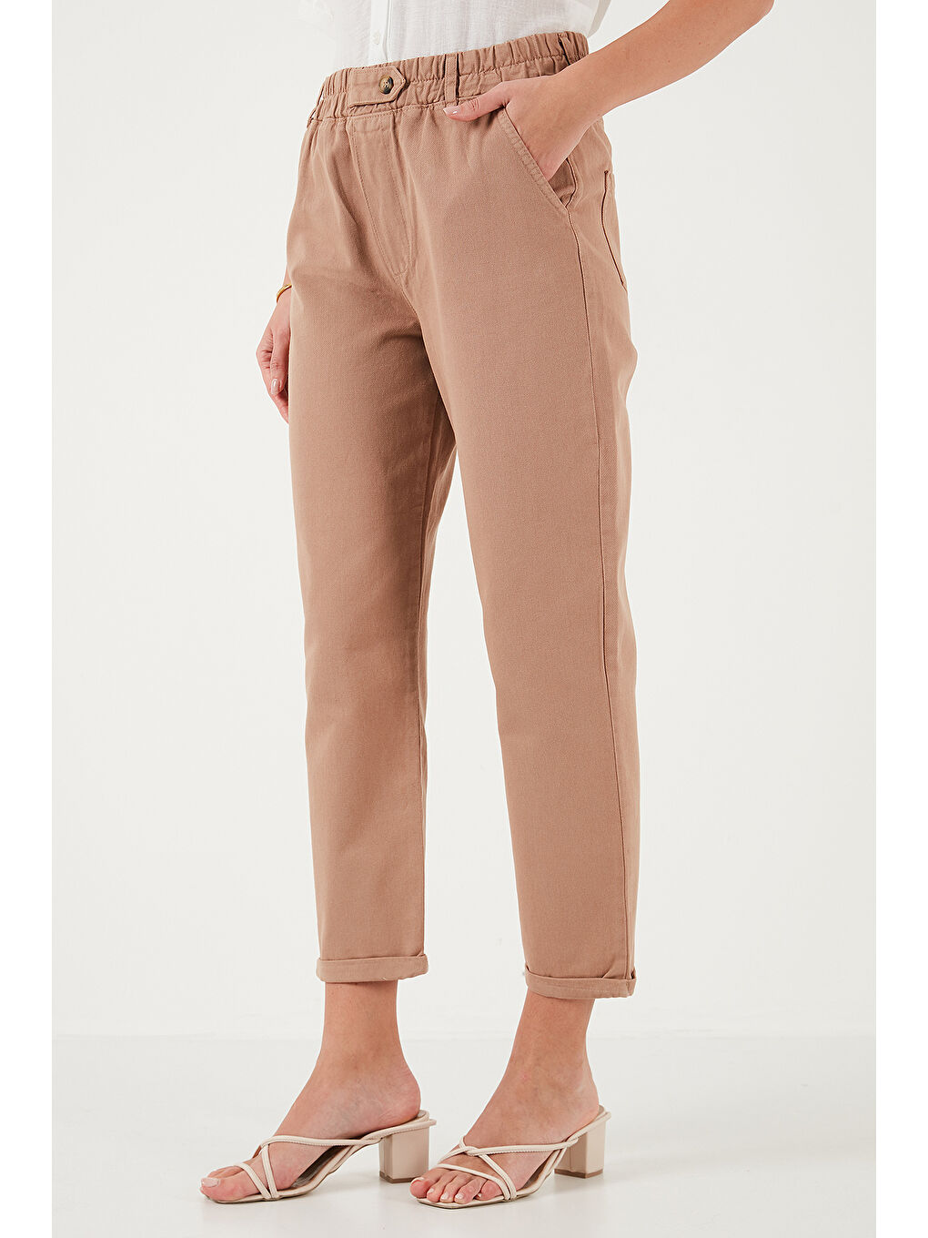 Sarı Pamuklu Standart Fit Yüksel Bel Düz Paça Kadın Pantolon 668YP4924-3