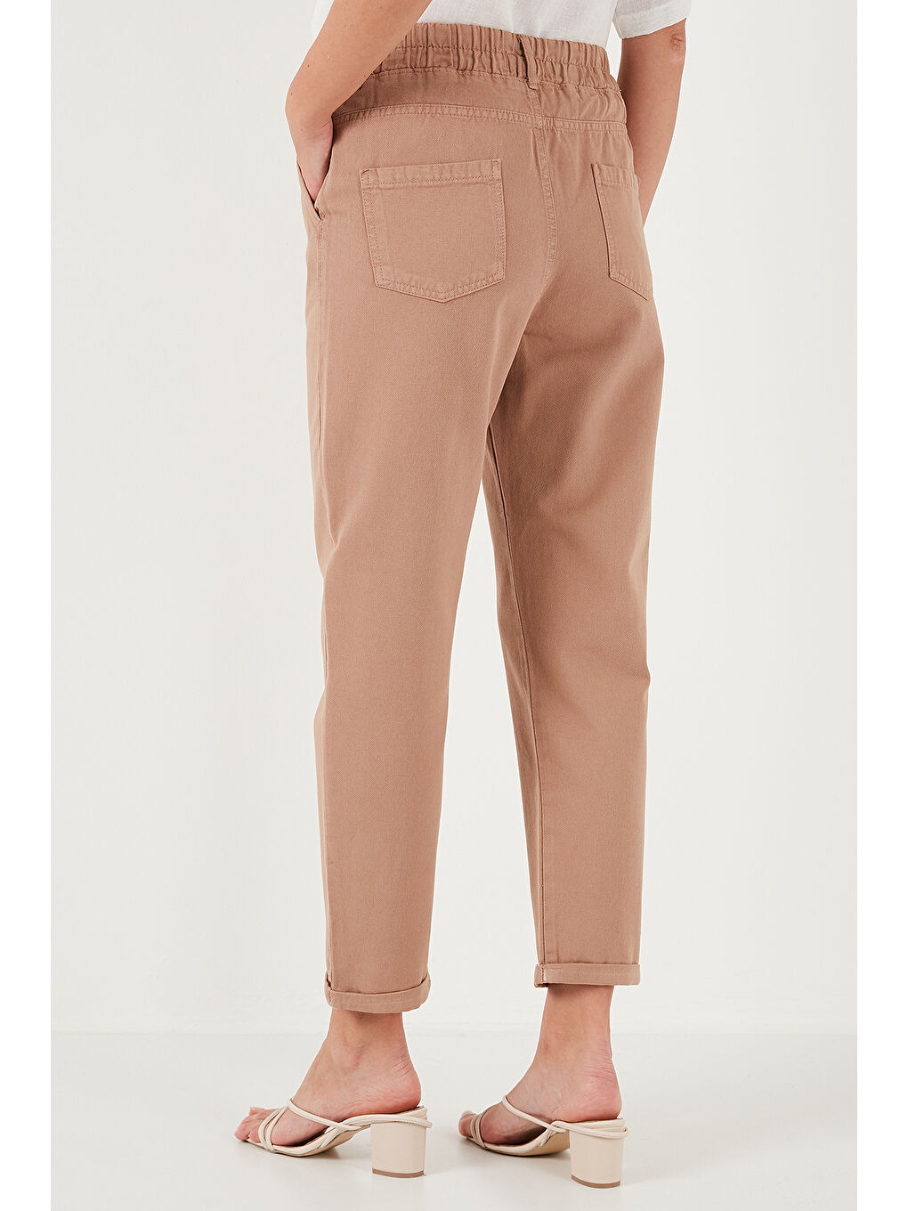 Sarı Pamuklu Standart Fit Yüksel Bel Düz Paça Kadın Pantolon 668YP4924-5