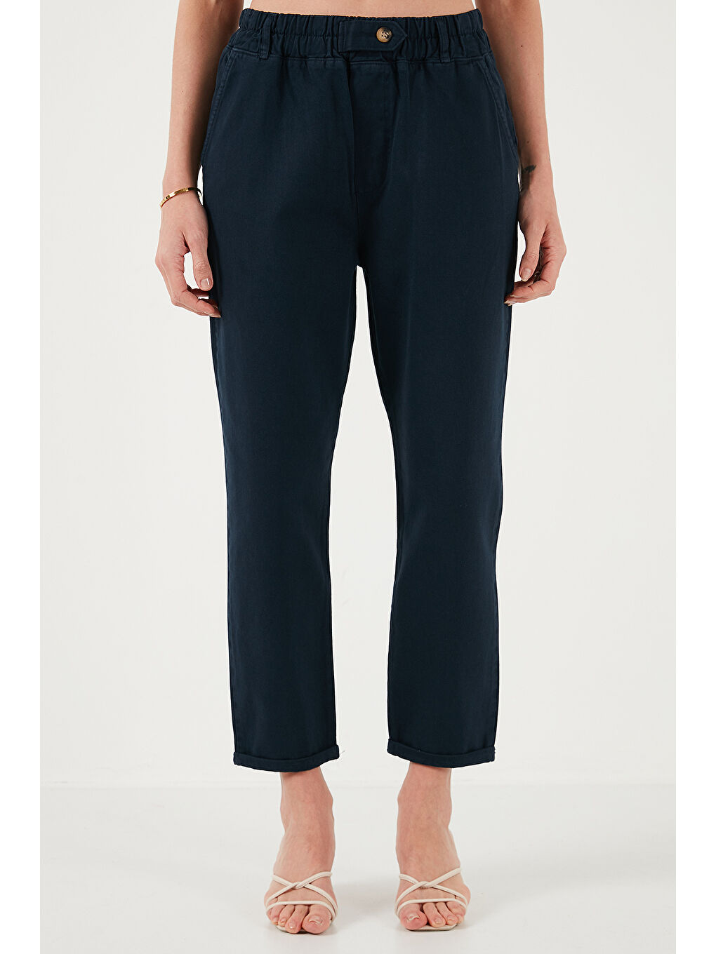 Lacivert Pamuklu Standart Fit Yüksel Bel Düz Paça Kadın Pantolon 668YP4924-1