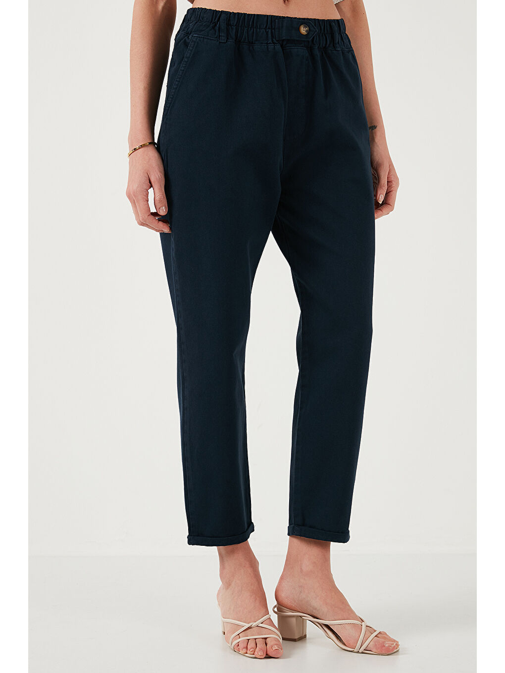 Lacivert Pamuklu Standart Fit Yüksel Bel Düz Paça Kadın Pantolon 668YP4924-2