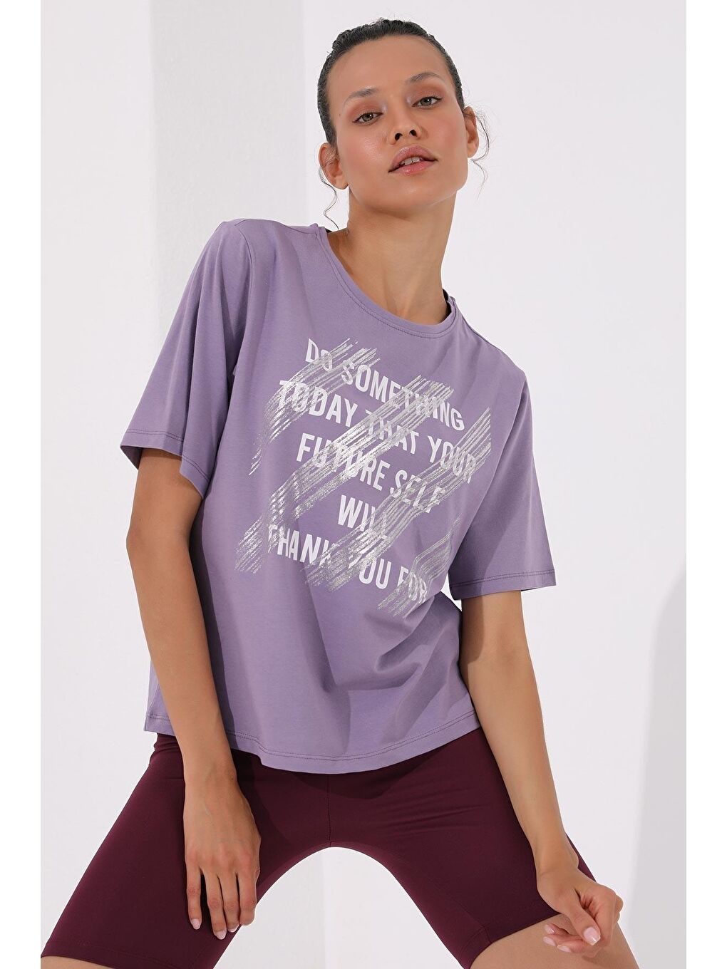 Mor Eflatun Deforme Yazı Baskılı O Yaka Kadın Oversize Tişört - 97133