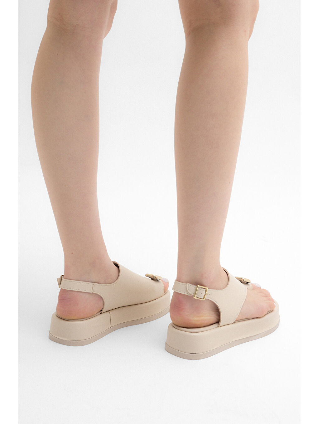 Kadın Bej Rahat Kalıp Taşlı Parmak Arası Detaylı Sandalet-3