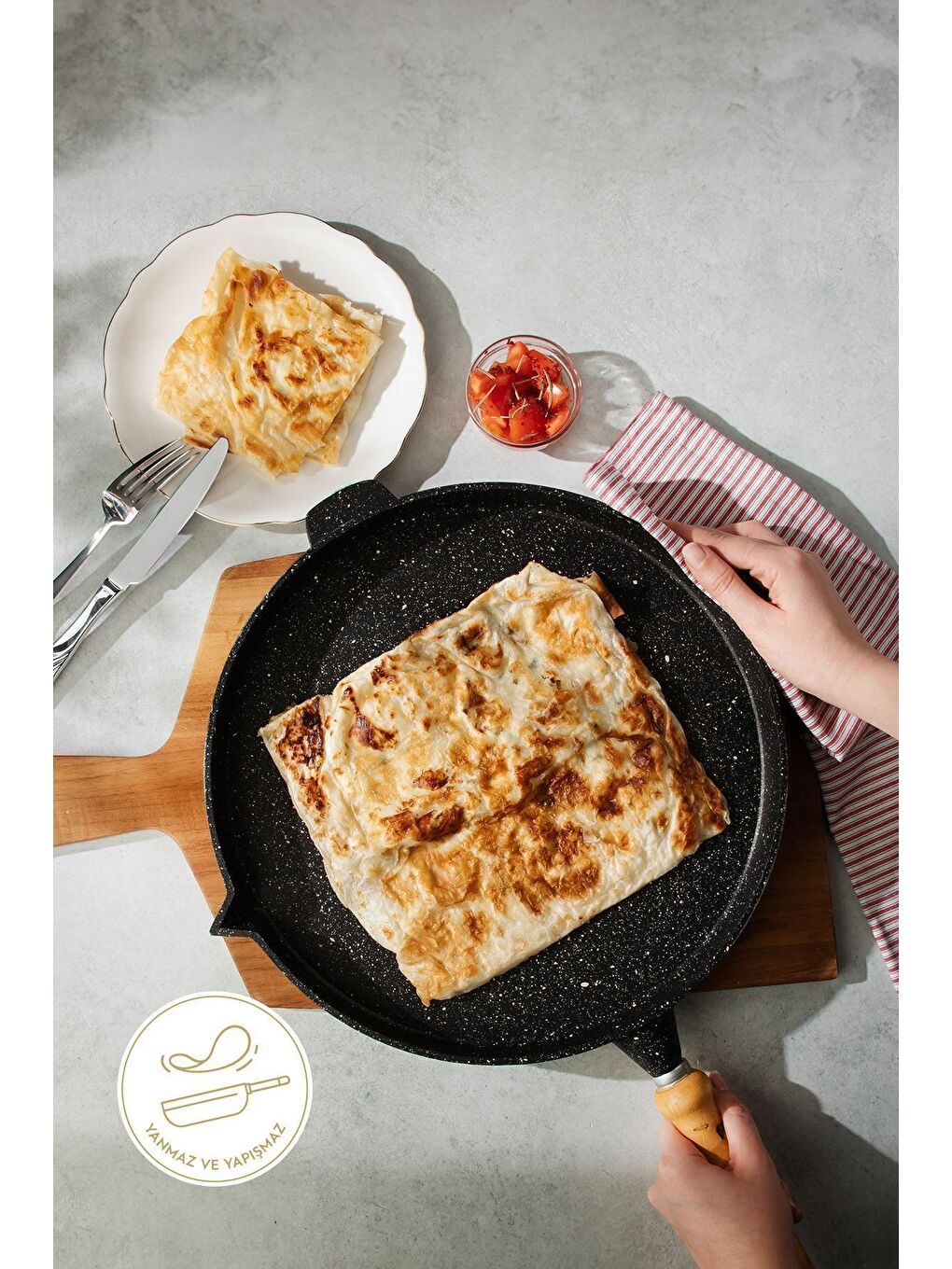 Siyah Alüminyum Döküm Gözleme Tavası 36 Cm-1