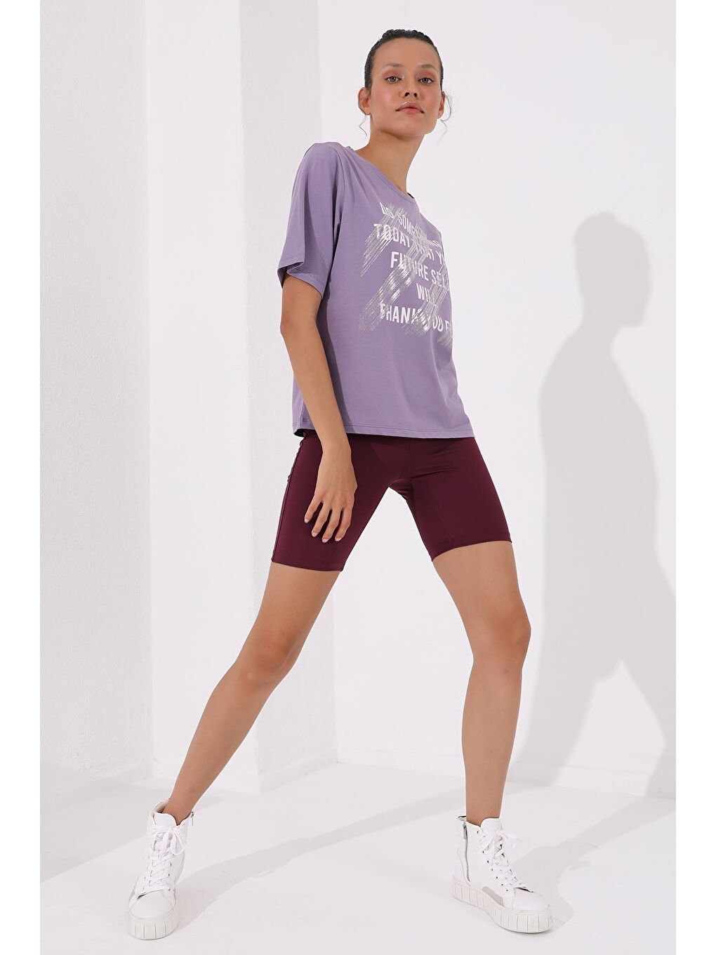 Mor Eflatun Deforme Yazı Baskılı O Yaka Kadın Oversize Tişört - 97133-3