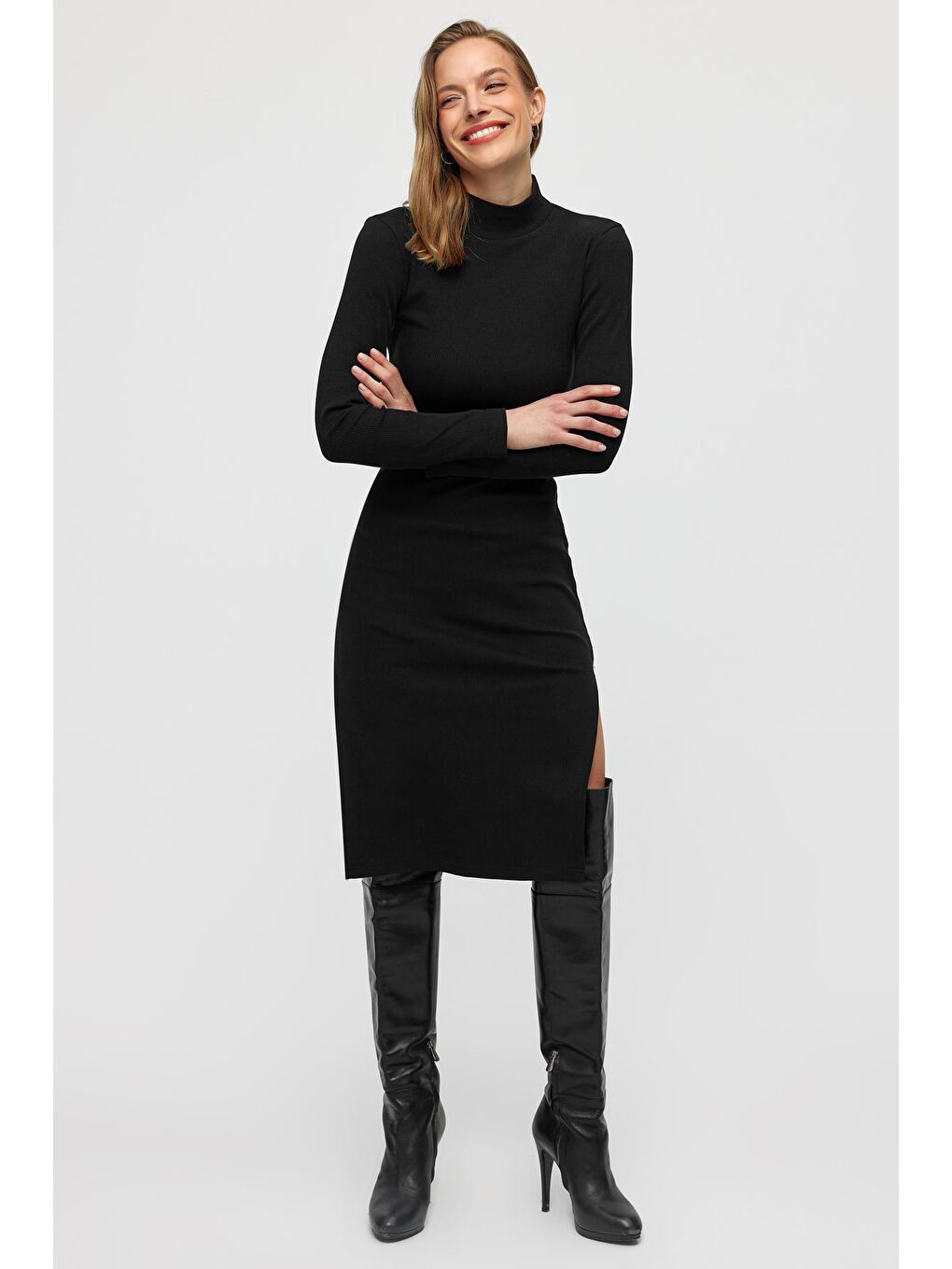 Düz Renk Yarım Boğazlı Fitilli Elbise-Siyah