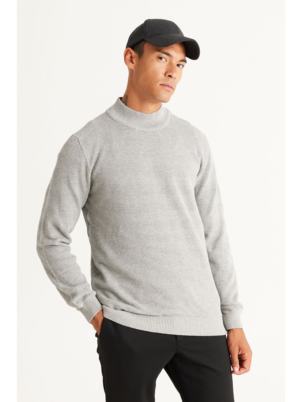 Erkek Gri Melanj Recycle Standart Fit Normal Kesim Yarım Balıkçı Yaka Pamuklu Jakarlı Triko Kazak