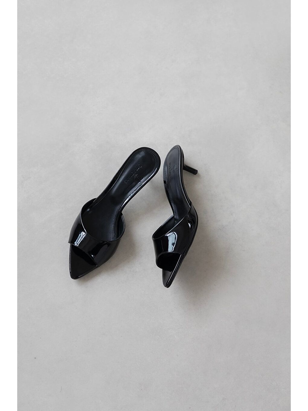 Randall Kadın Topuklu Rugan Terlik Siyah-1