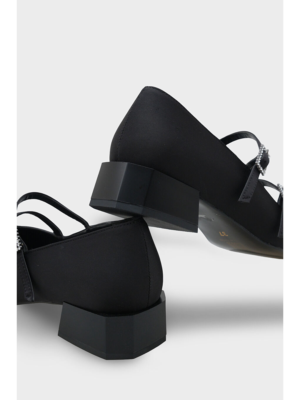 Siyah Katheryn Küt Burunlu Kısa Topuklu Taşlı Tokalı Saten Mary Jane Kadın Ayakkabı-3