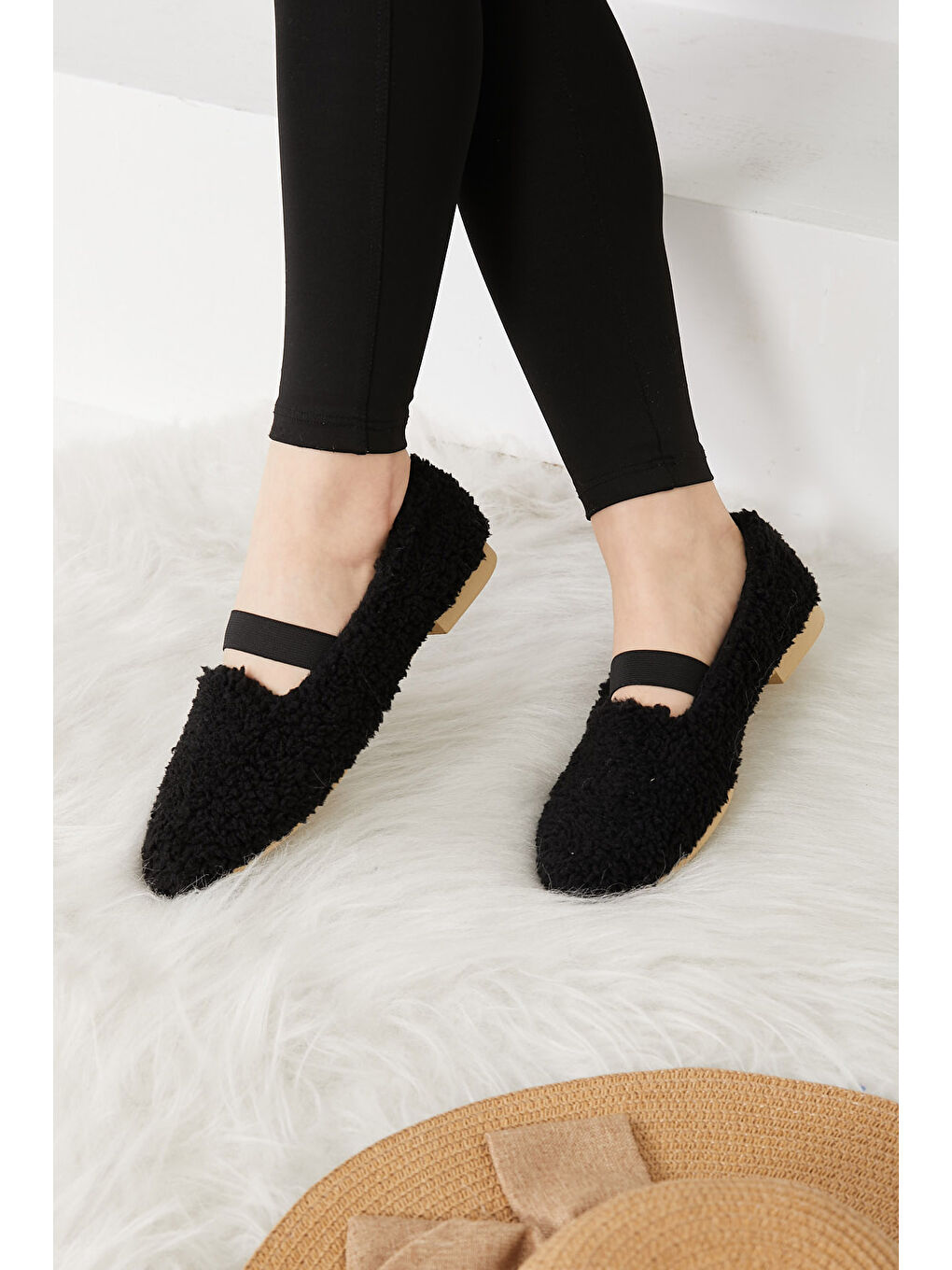 Kadın Siyah Pelüş Babet    26651