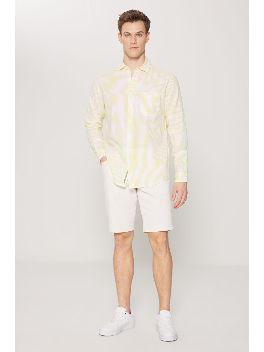 Erkek Sarı-Beyaz Keten Comfort Fit Rahat Kesim Klasik Yaka Çizgili Gömlek-1