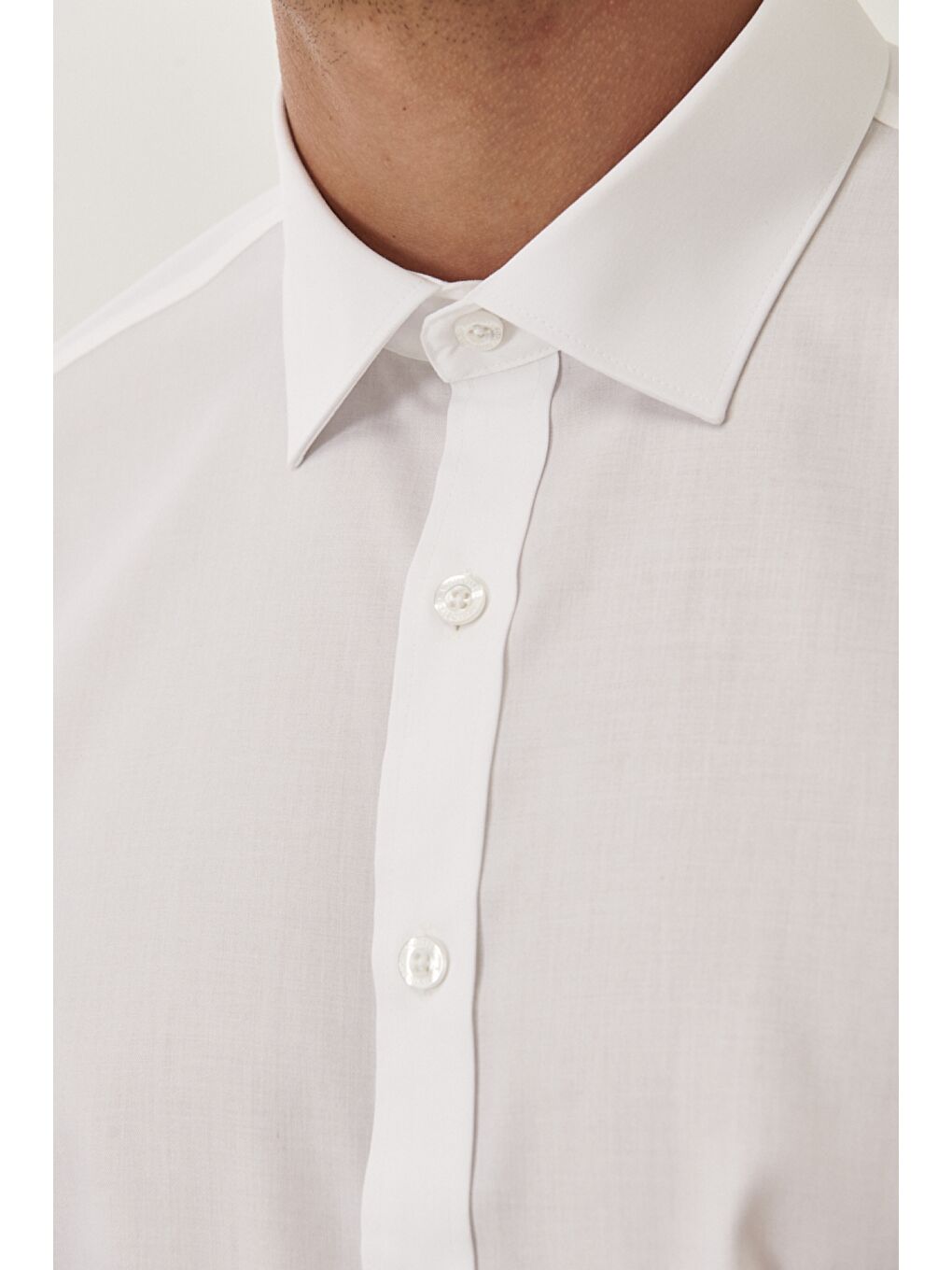 Erkek Beyaz Ütü Gerektirmeyen Non-Iron Comfort Fit Geniş Kesim %100 Pamuk Klasik Yaka Gömlek-3