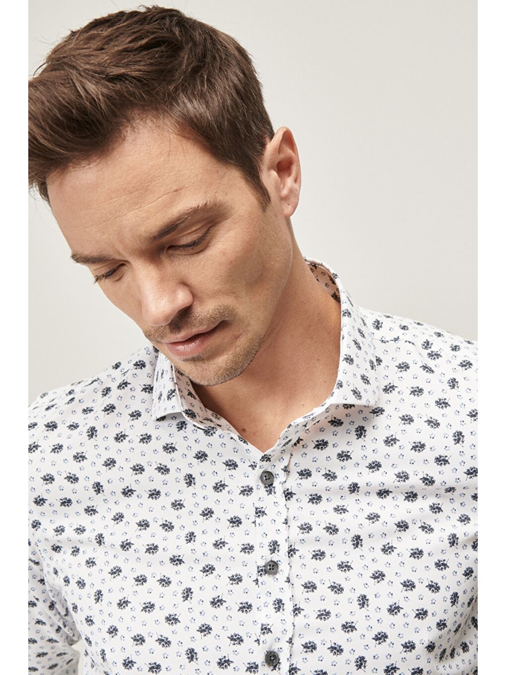 Erkek Beyaz-Gri Tailored Slim Fit İtalyan Yaka Baskılı Gömlek-3