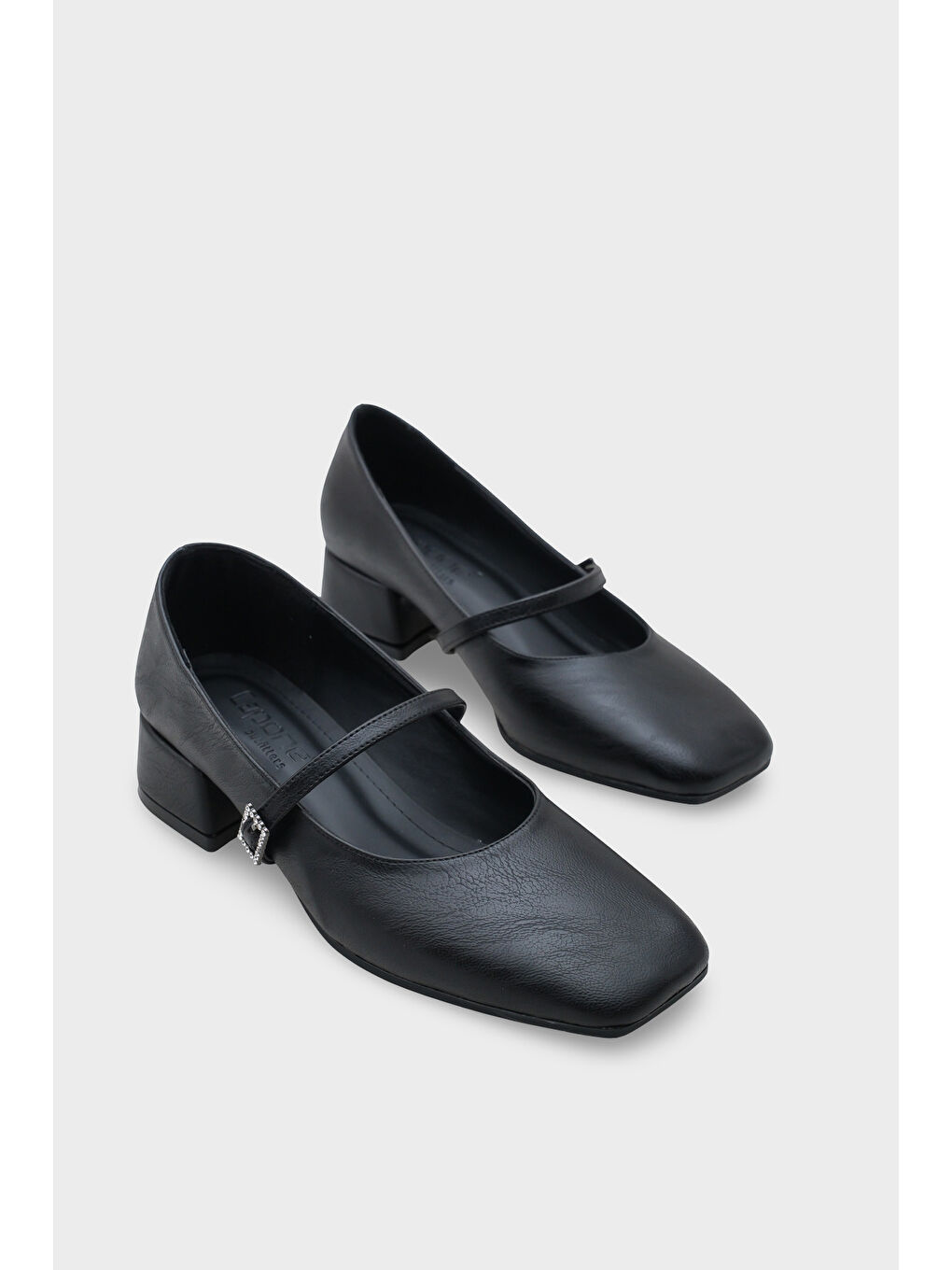 Siyah Küt Burunlu Kısa Topuklu Bantlı Mary Jane Kadın Ayakkabı-1