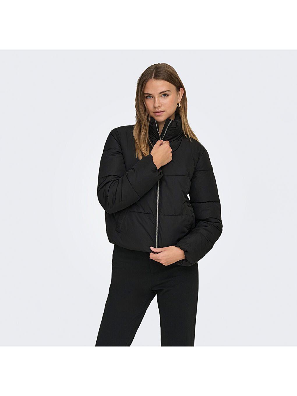 Newerica Life Short Padded Kadın Siyah Dik Yaka Ceket-1
