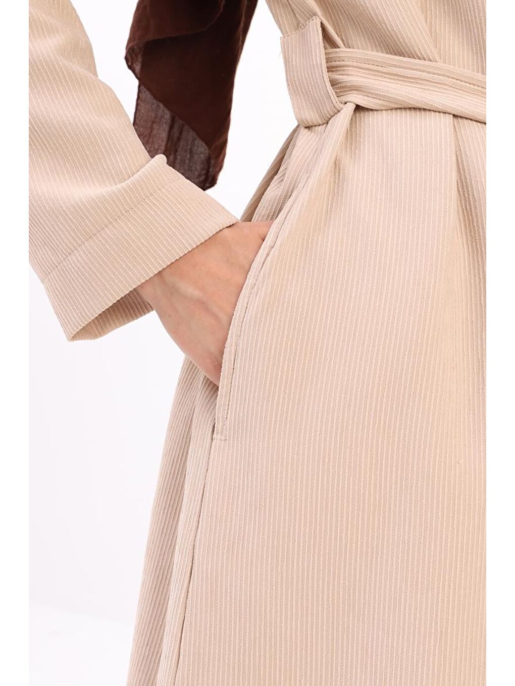 Bej-Gömlek Yakalı Düğmeli Kuşaklı Kap-4