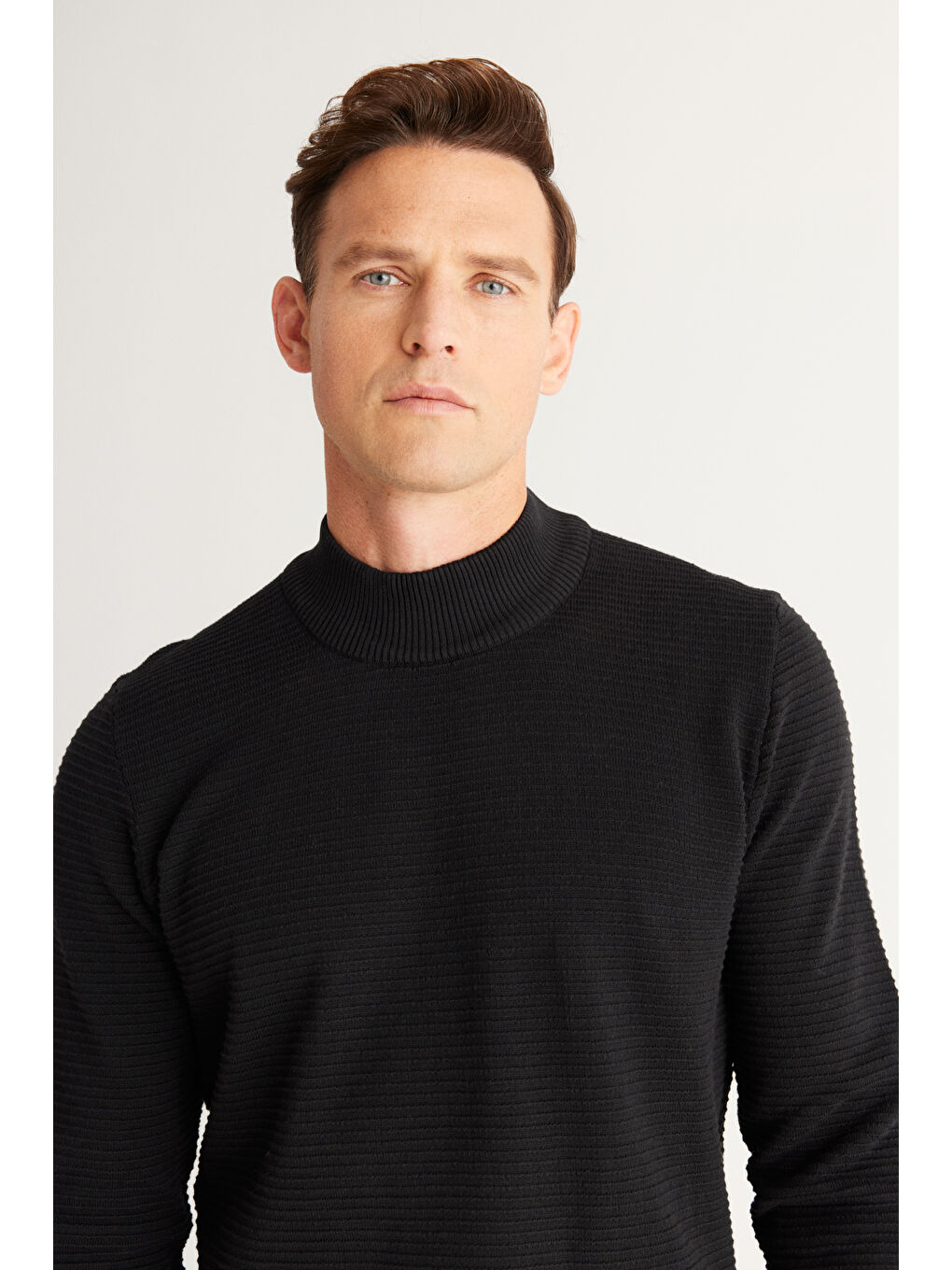 Erkek Siyah Recycle Standart Fit Yarım Balıkçı Yaka Pamuklu Desenli Triko Kazak-3