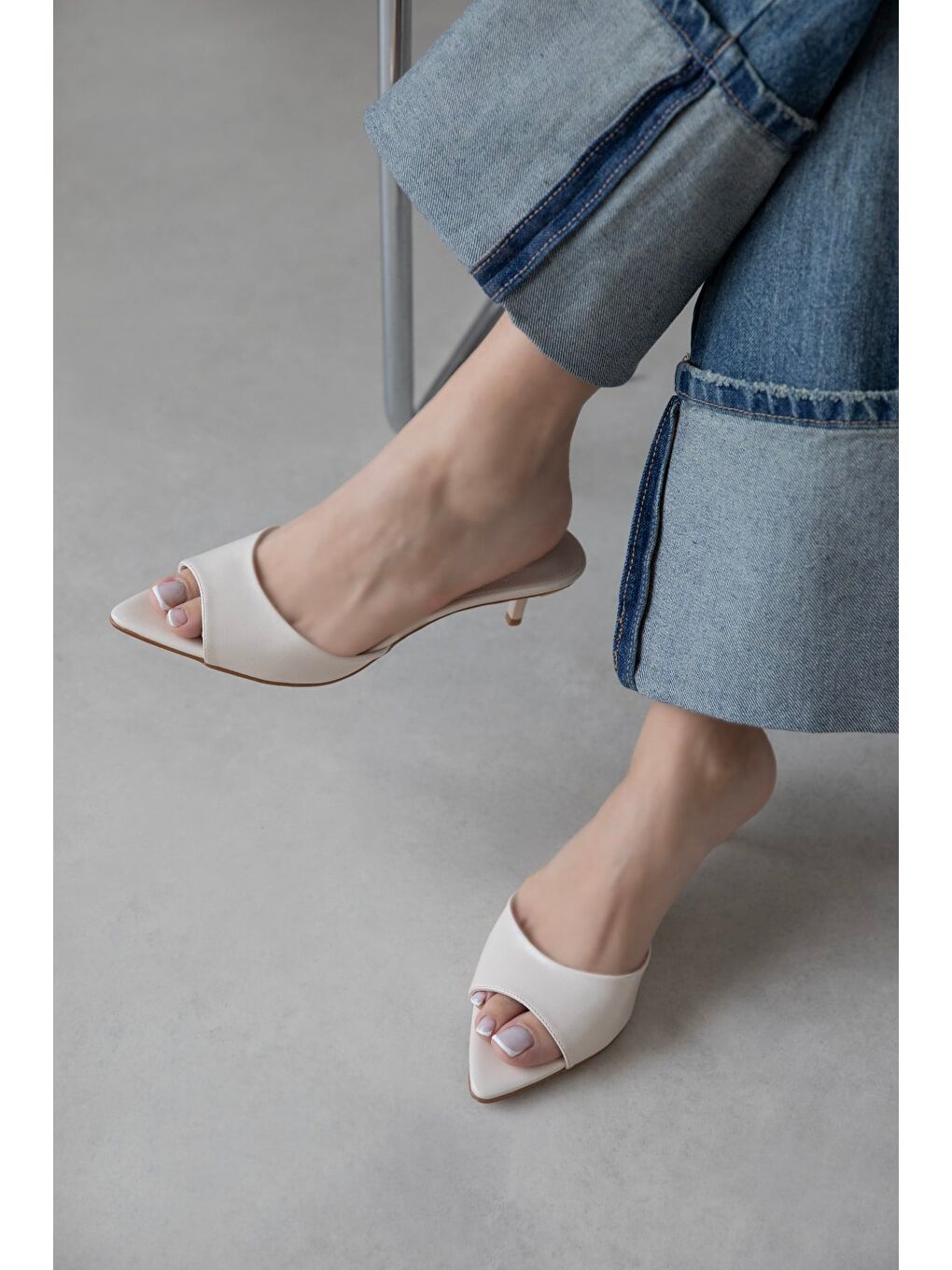 Randall Kadın Topuklu Kırışık Deri Terlik Bej-2