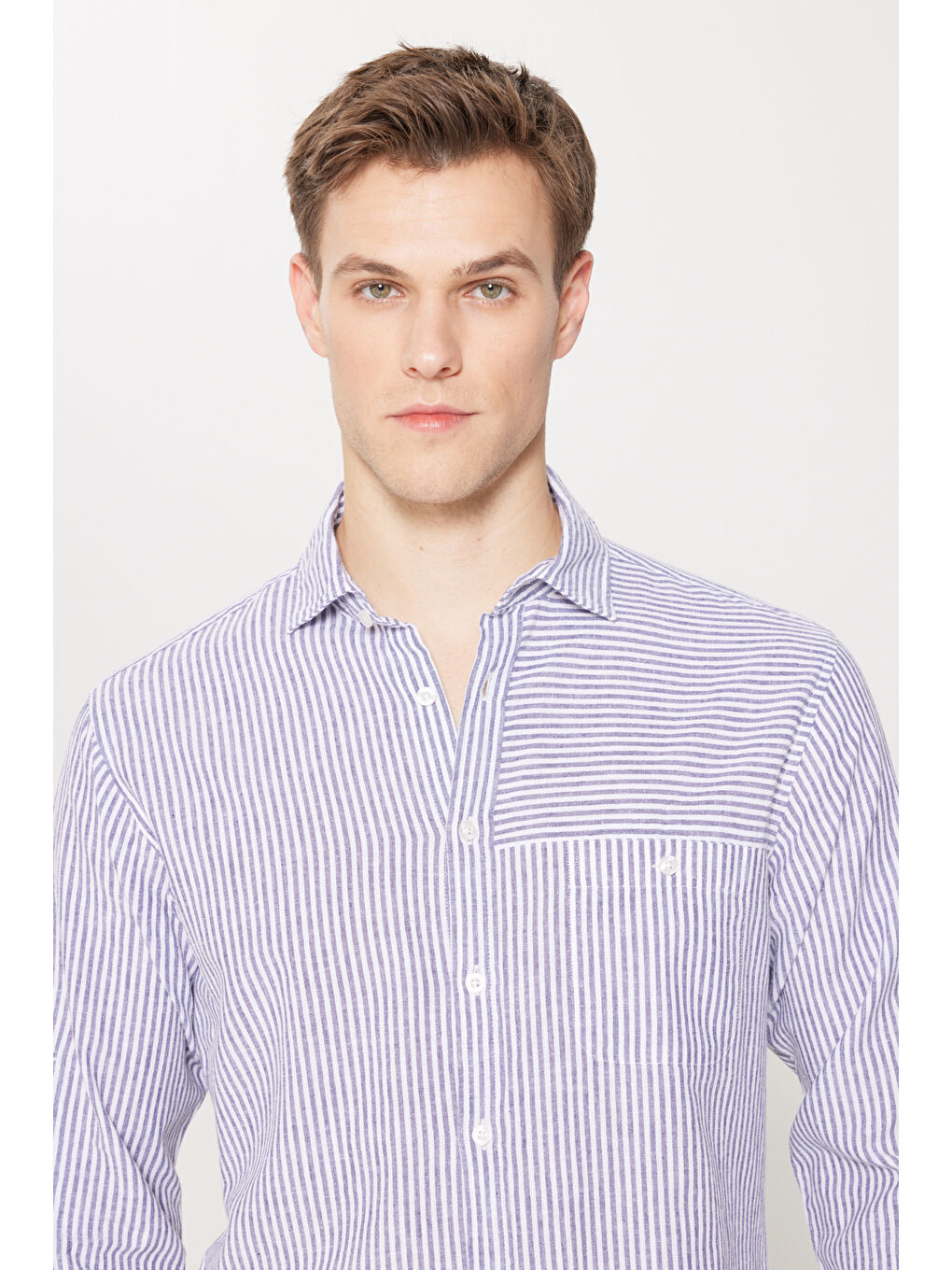 Erkek Lacivert-Beyaz Keten Comfort Fit Rahat Kesim Klasik Yaka Çizgili Gömlek-3