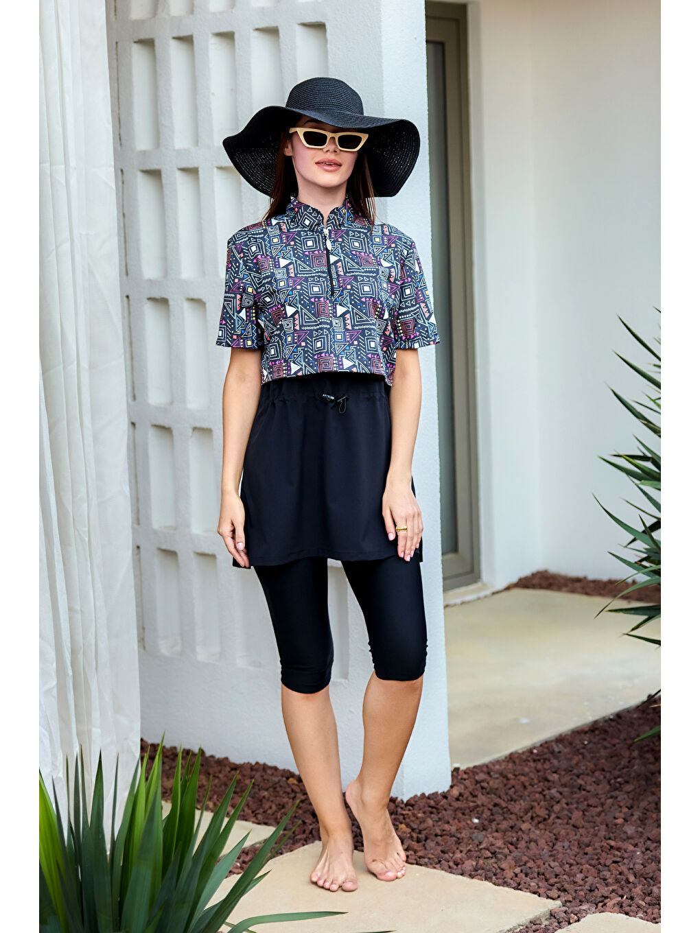 Önü Kapaklı Kısa Kollu Yarı Kapalı Tesettür Mayo Siyah01 R5301-1