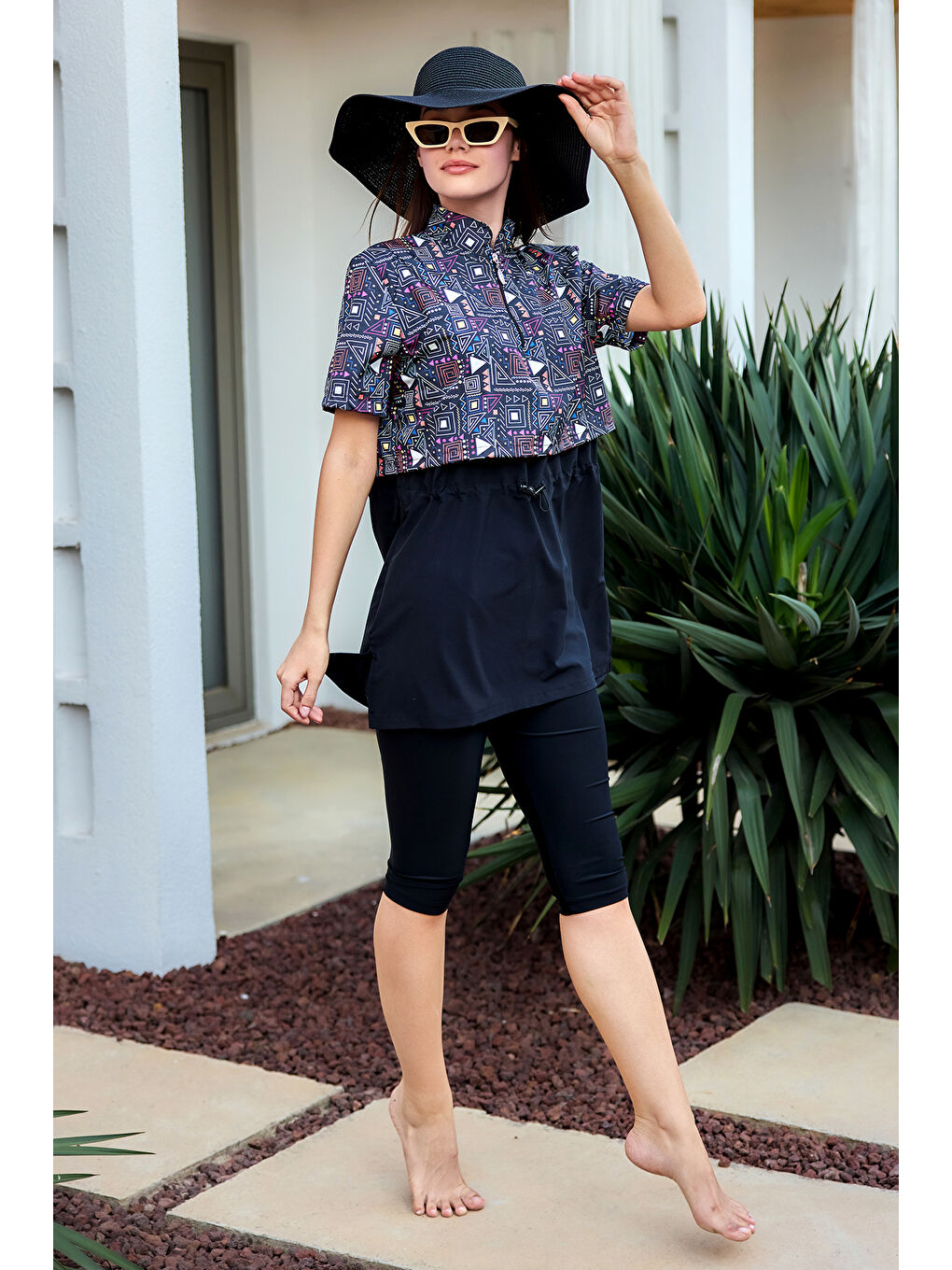 Önü Kapaklı Kısa Kollu Yarı Kapalı Tesettür Mayo Siyah01 R5301-4