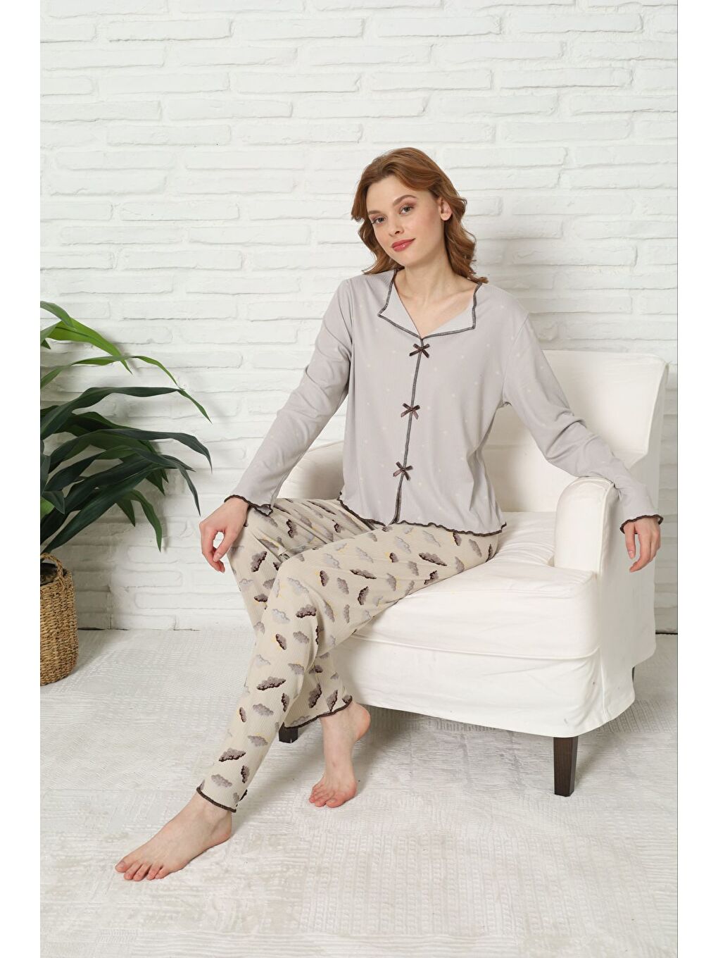 Gri Kadın Fiyonk Detaylı Yüksek Kaliteli Yumuşak Fitilli Uzun Kollu Pijama Takımı