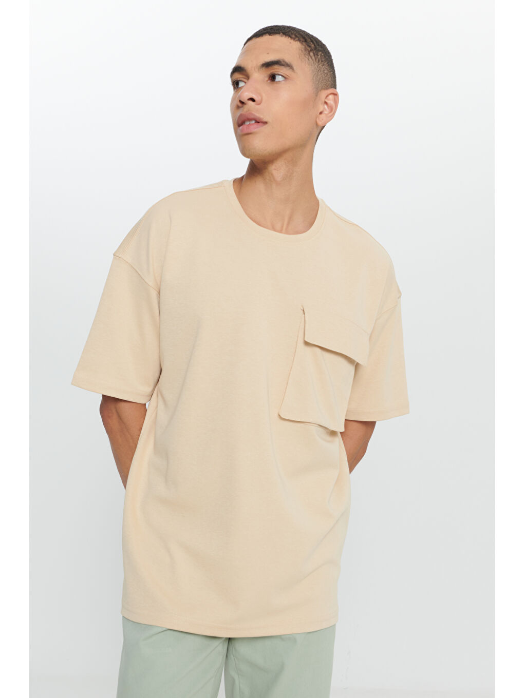 Erkek Bej Oversize Fit Bol Kesim Pamuklu Düz Bisiklet Yaka Tişört-2