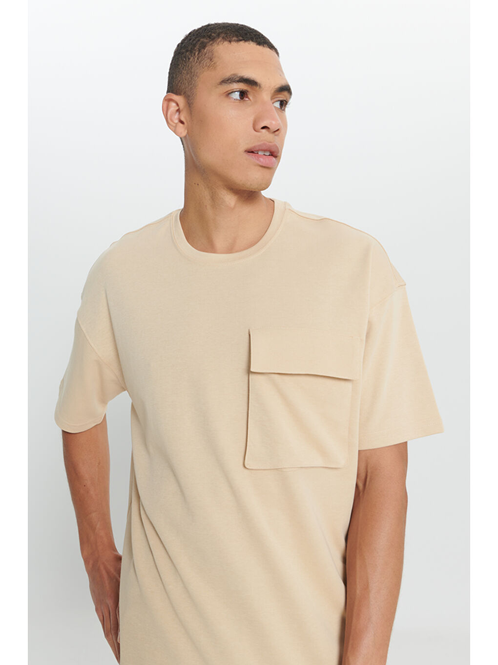 Erkek Bej Oversize Fit Bol Kesim Pamuklu Düz Bisiklet Yaka Tişört-3