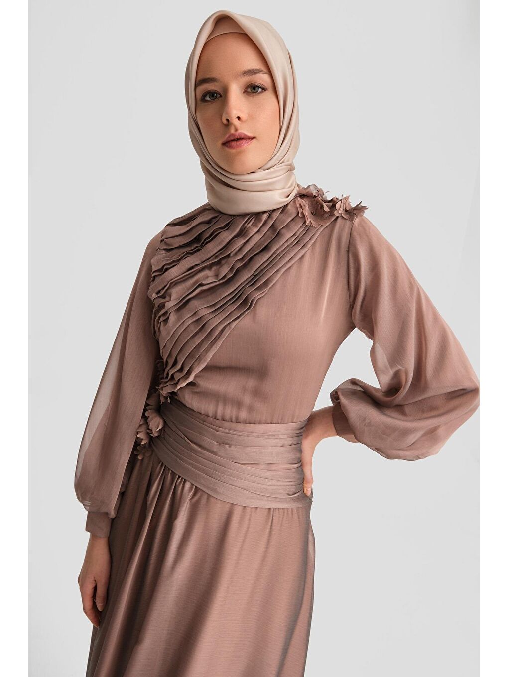 ARMİNE Bej Drapeli Ve İşlemeli Abiye Elbise 24K9914 Bronz - 3