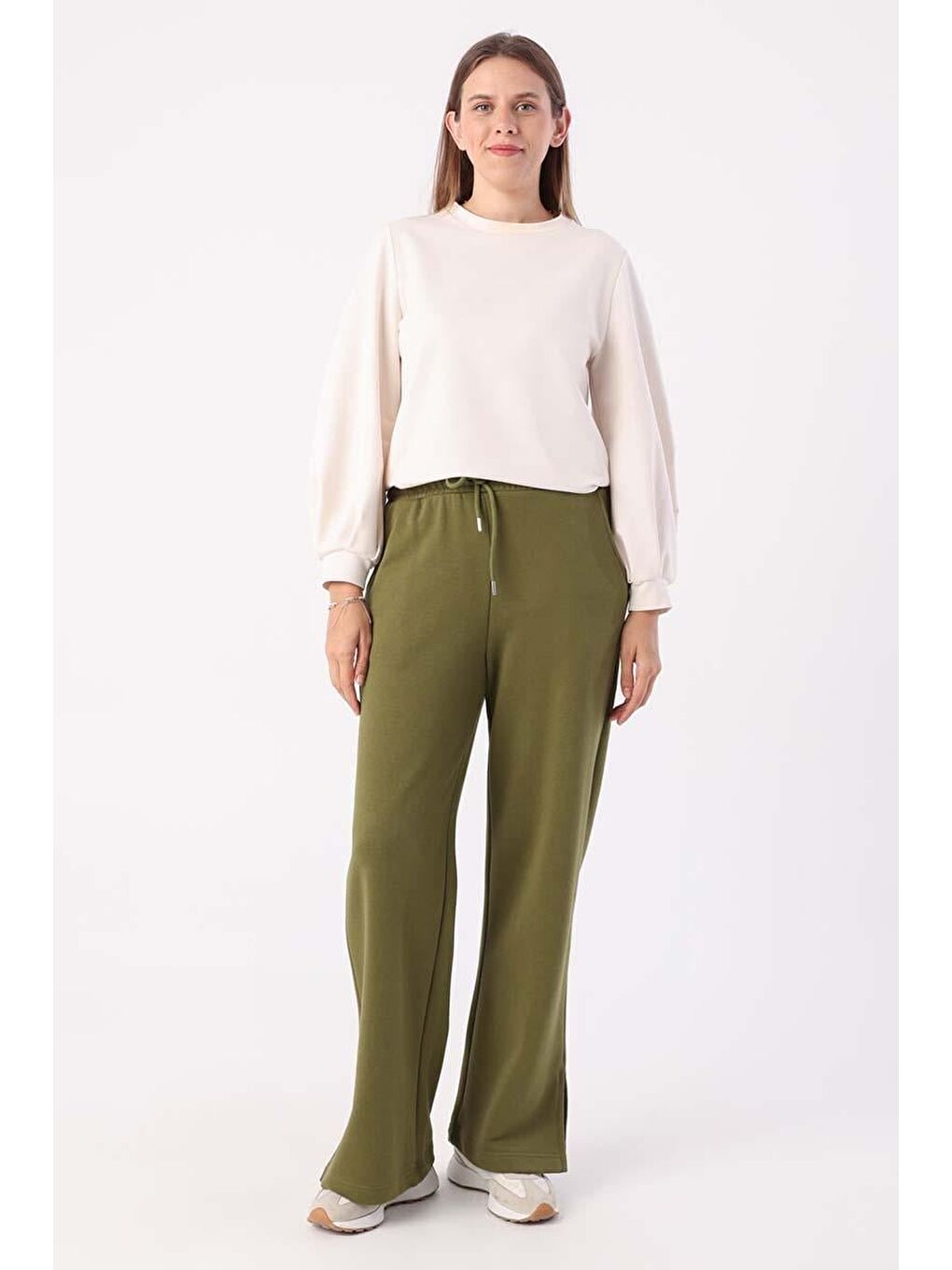 Haki-Paçası Yırtmaçlı Eşofman Altı-1