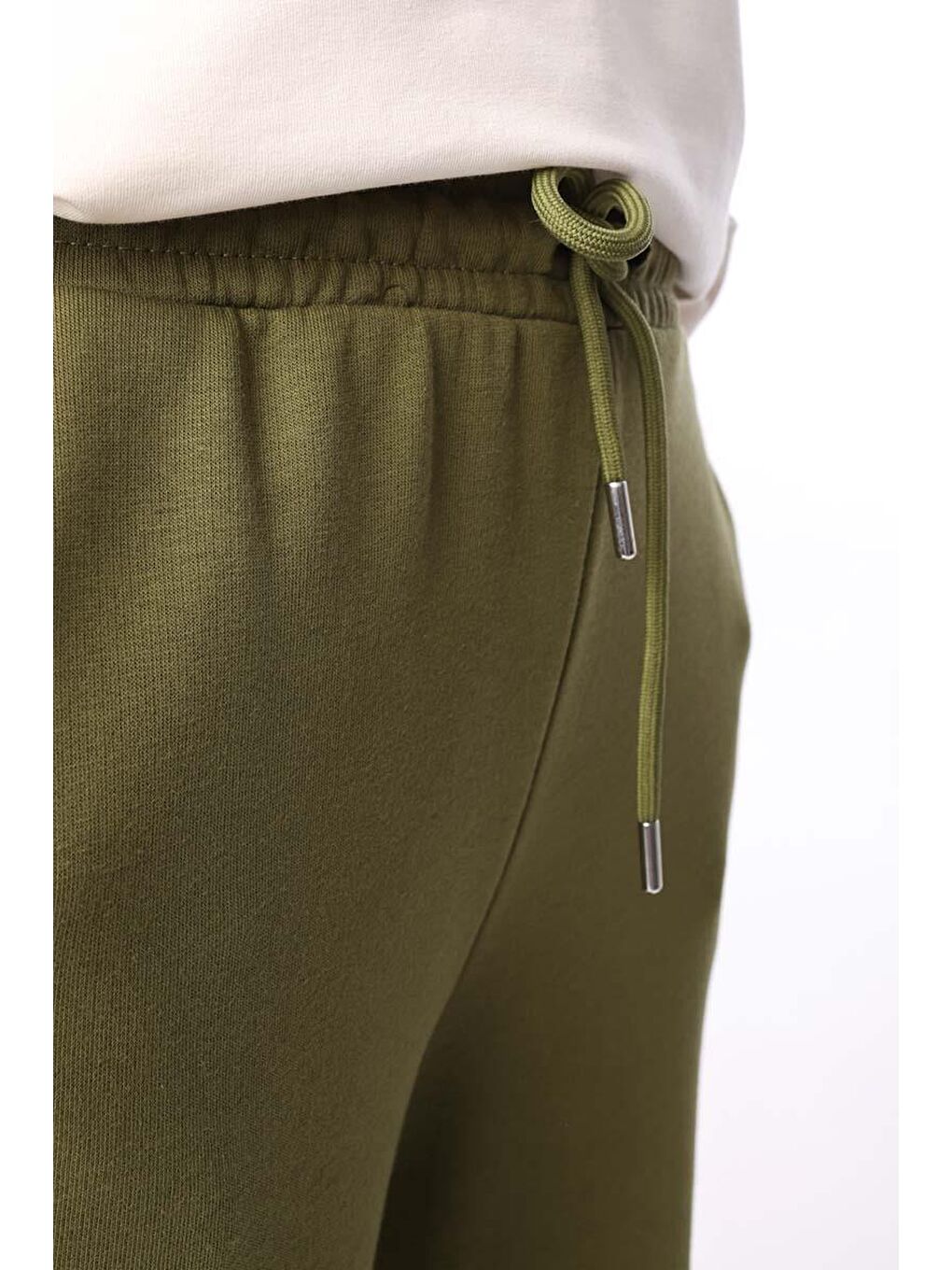 Haki-Paçası Yırtmaçlı Eşofman Altı-4