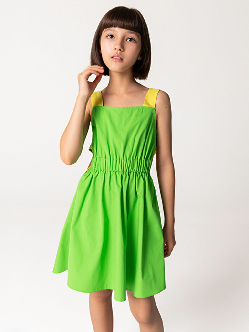 Yeşil Askılı Beli Açık Pamuklu Kız Çocuk Elbise-1