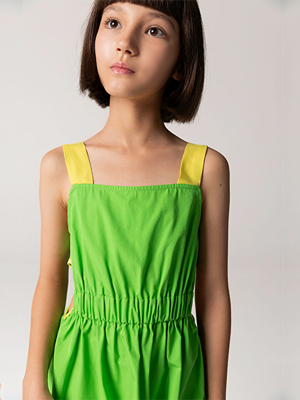 Yeşil Askılı Beli Açık Pamuklu Kız Çocuk Elbise-2