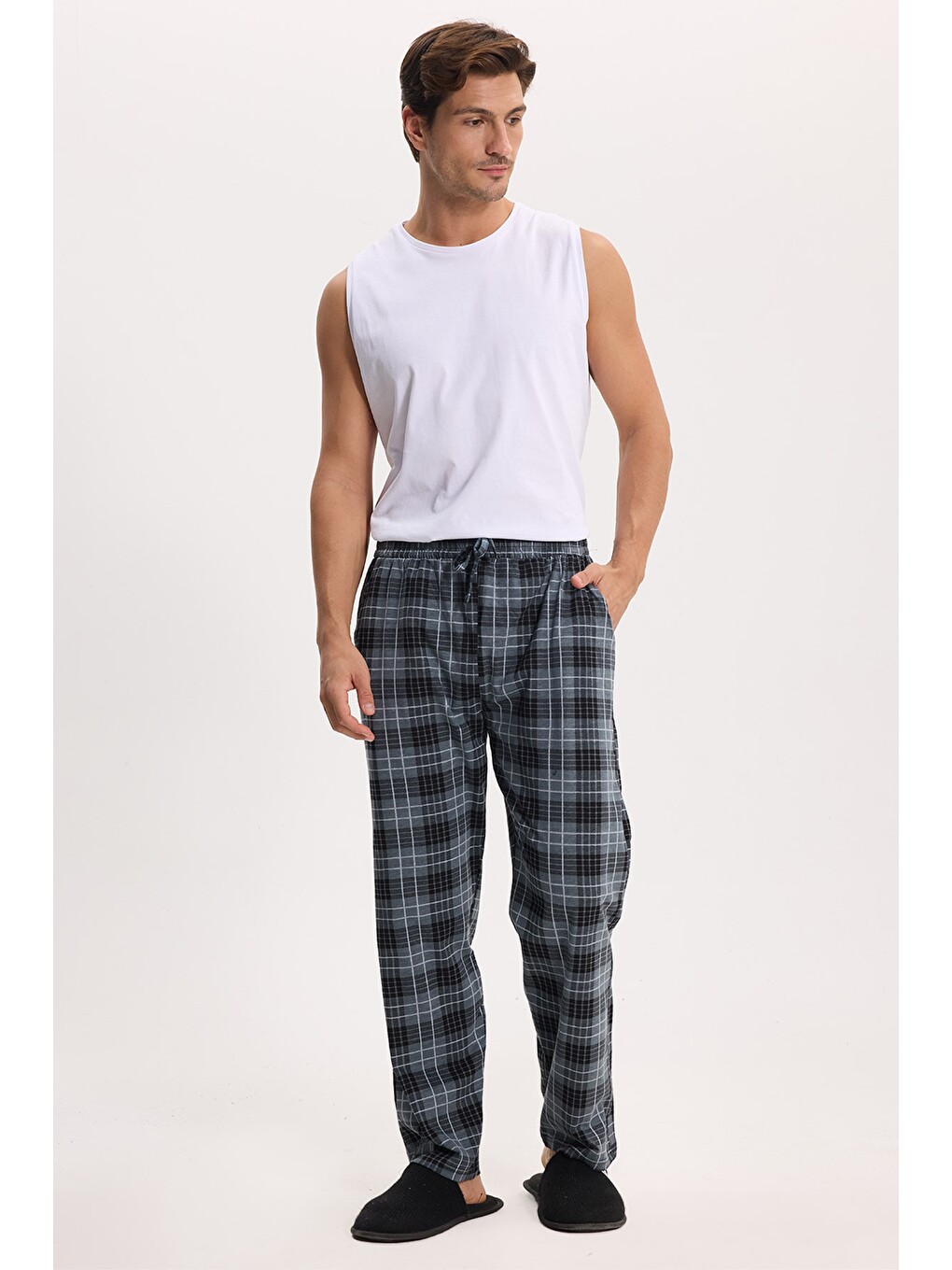 Erkek Standart Fit Normal Kesim Pamuklu Kareli Beli Bağcıklı Cepli Gri Pijama Altı-2