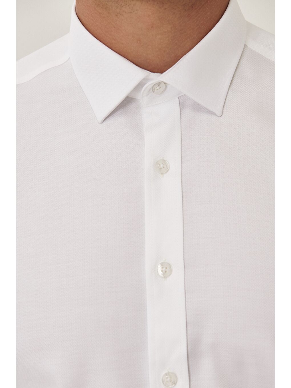 Erkek Beyaz Ütü Gerektirmeyen Taılored Slim Fit Dar Kesim Klasik Yaka %100 Pamuk Armürlü Non-Iron G--3