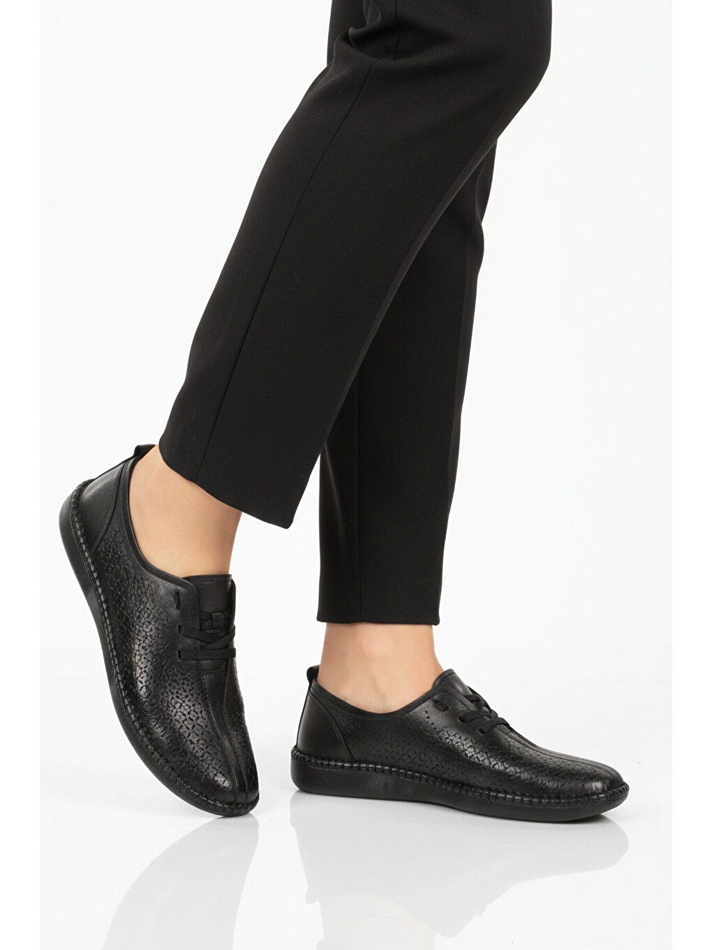 Siyah Hakiki Deri Anatomik Kadın Casual Ayakkabı Premium 04034 Z