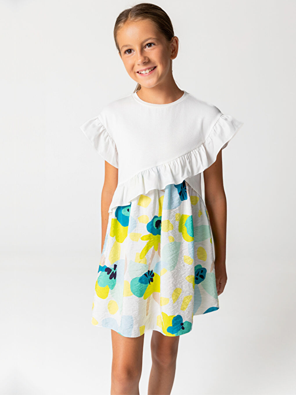 Beyaz Eteği Çiçekli Yarım Kol Kız Çocuk Elbise