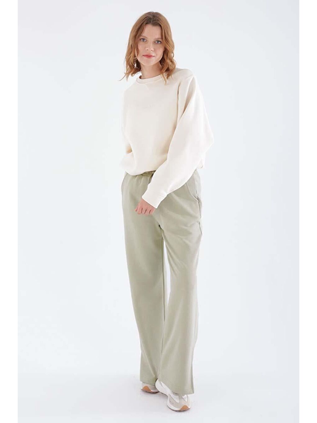 Yeşil Defne-Paçası Yırtmaçlı Eşofman Altı-3