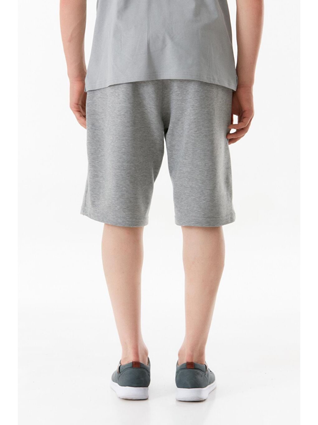 Gri Beli Bağcıklı Cepleri Fermuarlı Şort-3
