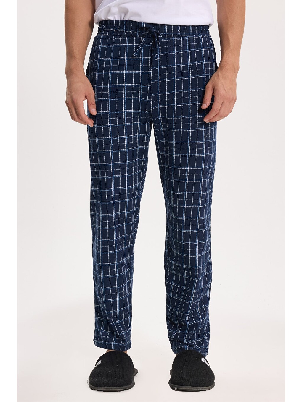 Erkek Standart Fit Normal Kesim Pamuklu Kareli Beli Bağcıklı Cepli Lacivert Pijama Altı-1